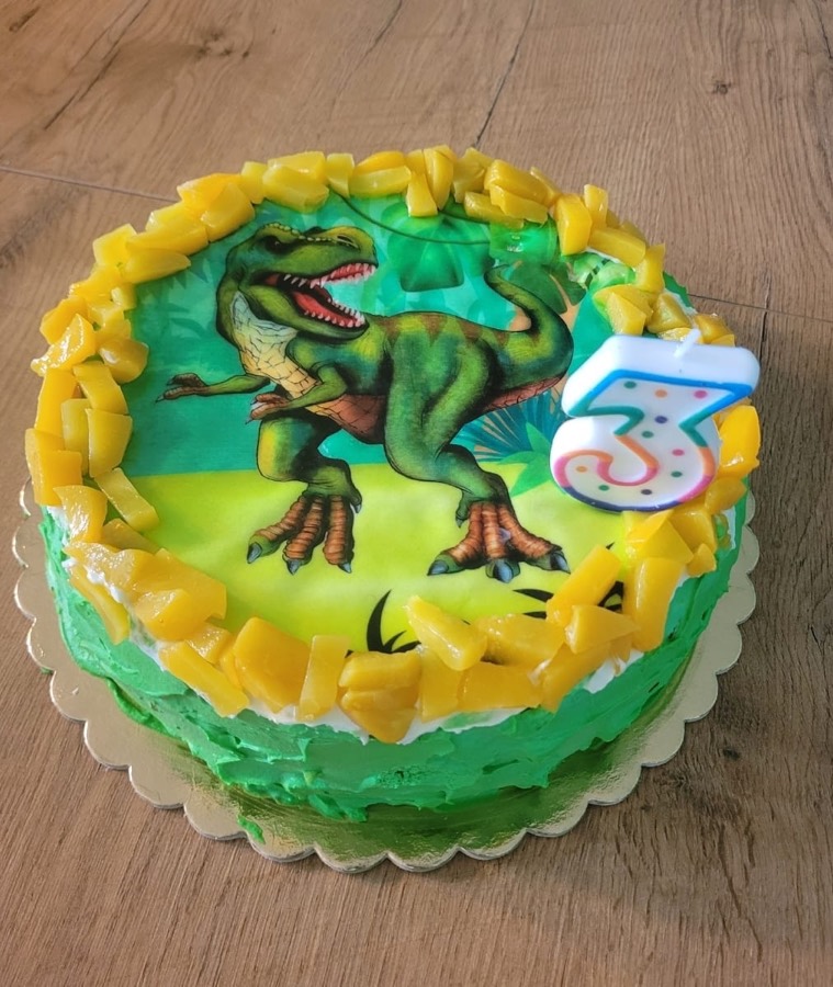 Dinozaur na trzecie urodziny — tort na zamówienie